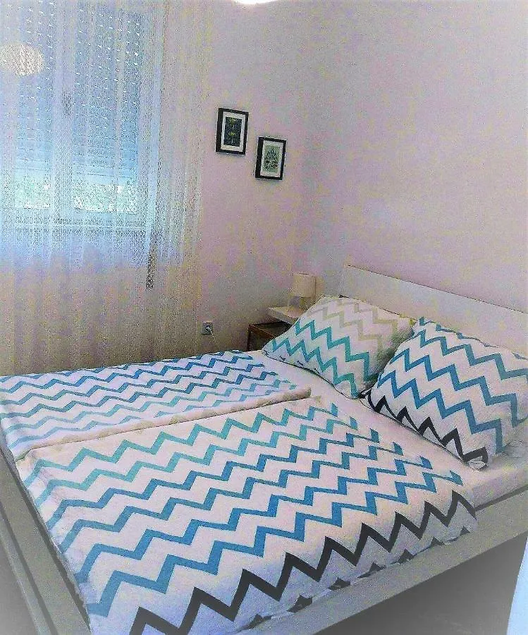 Apartment Zora Pula